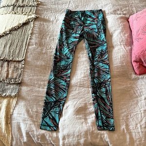Size 6 lululemon leggings like new